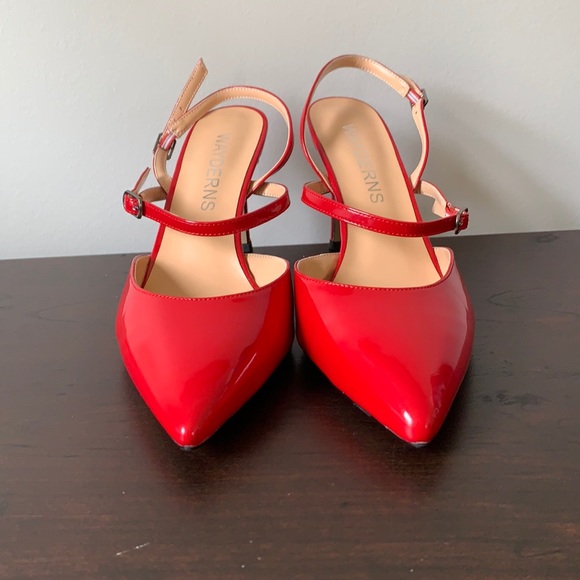 Red pumps - Picture 2 of 6